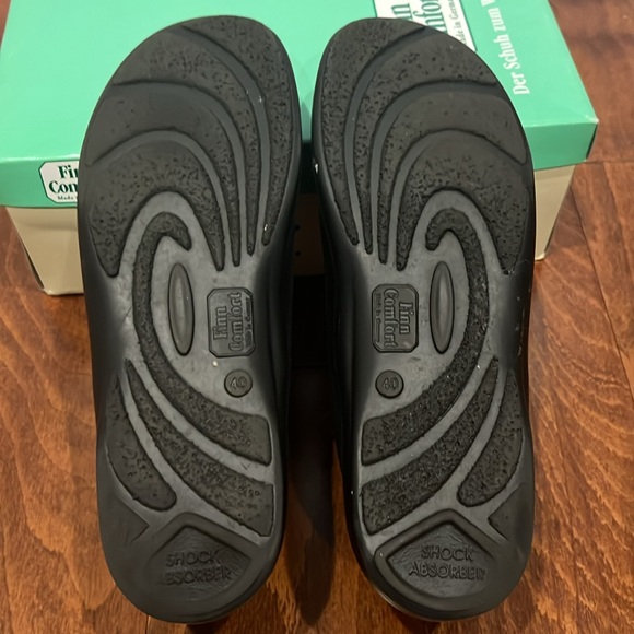 Finn Comfort Women’s Soho-S Leather Sneaker - Picture 8 of 13